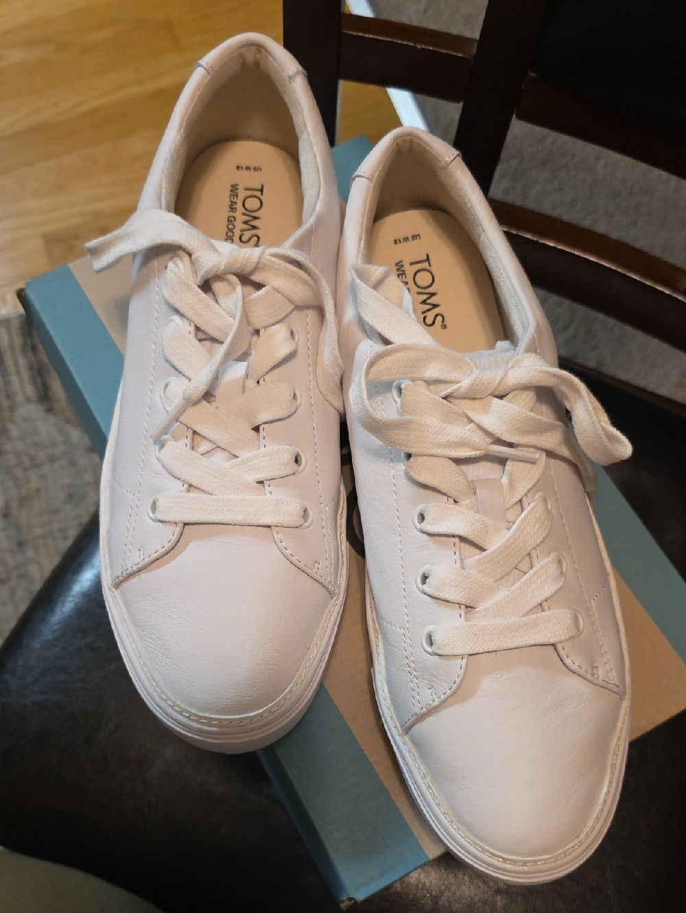 TOMS White Low-Top Lace-Up Sneakers
